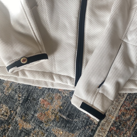 Jacket - Picture 3 of 6